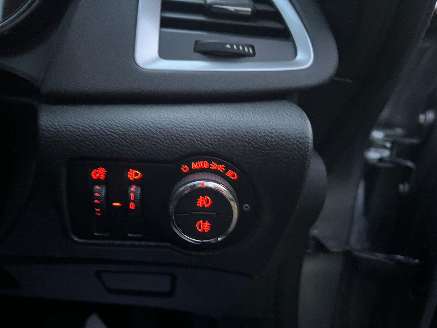 Used Vauxhall Astra 2013 for sale - 77202715: Photo 34