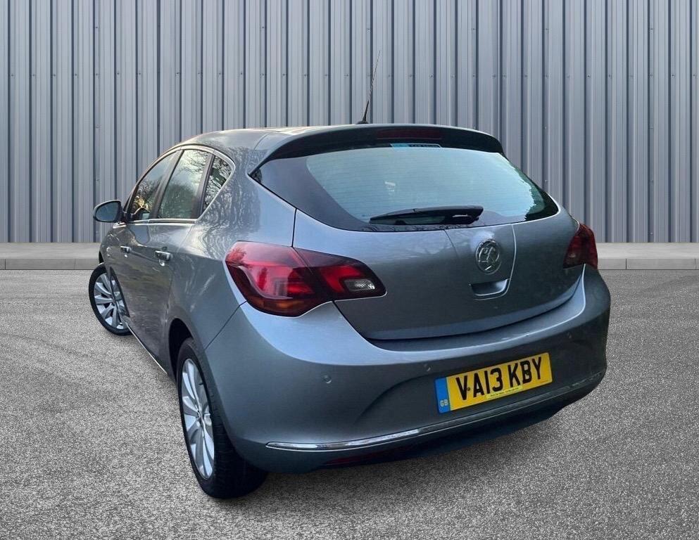 Used Vauxhall Astra 2013 for sale - 77202715: Photo 4