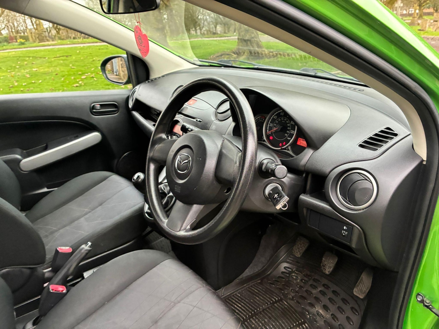 Used Mazda Mazda2 2013 for sale - 77853266: Photo 24