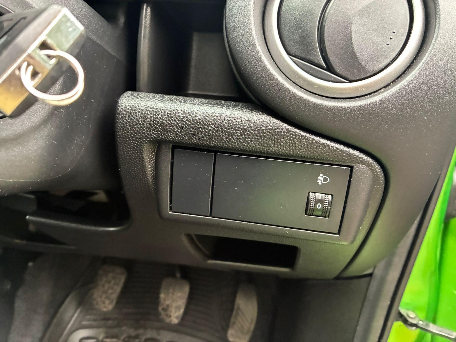 Used Mazda Mazda2 2013 for sale - 77853266: Photo 31