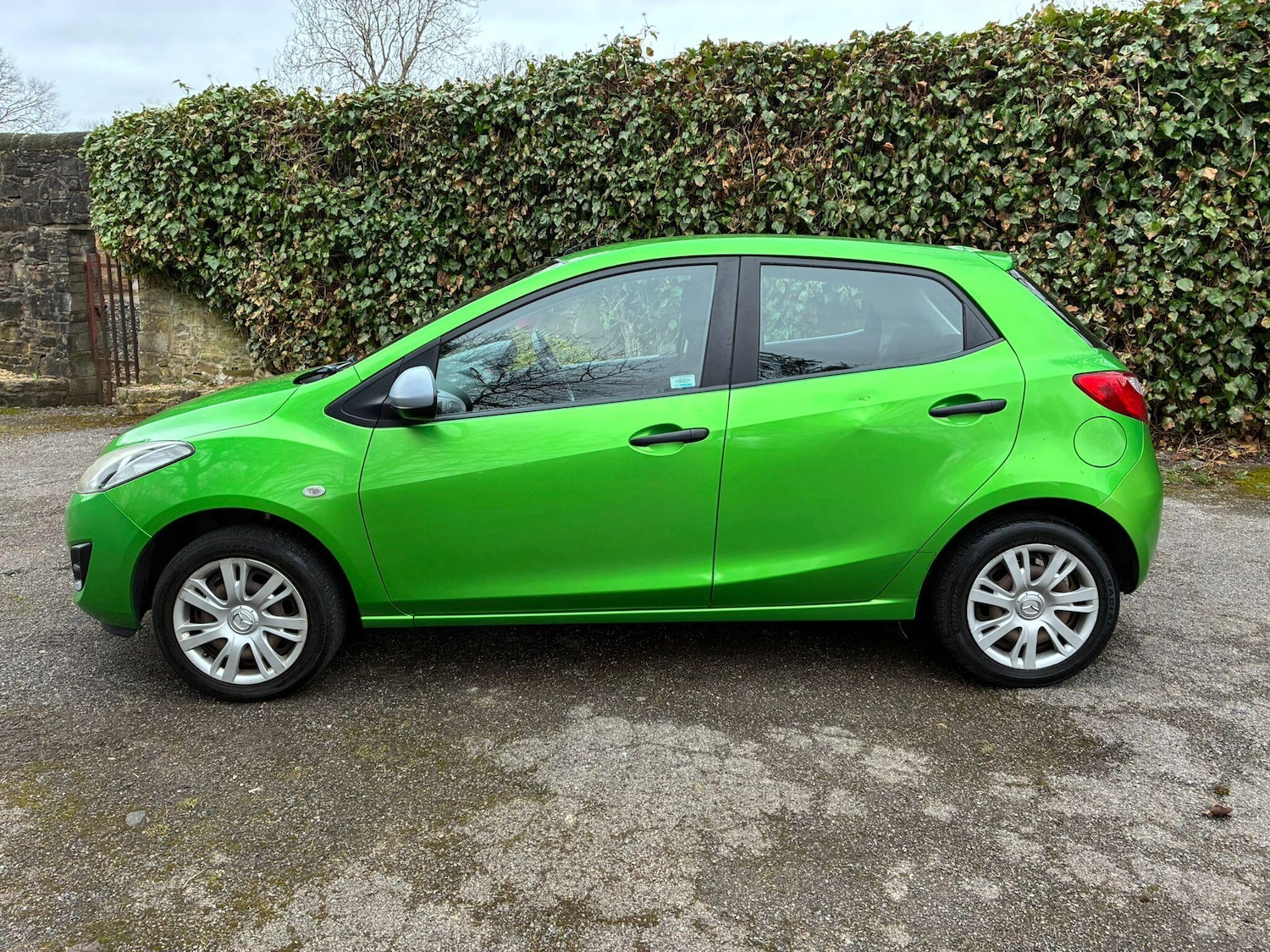 Used Mazda Mazda2 2013 for sale - 77853266: Photo 8