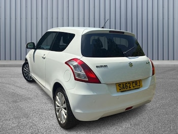 Used Suzuki Swift 2012 for sale - 79012066: Photo