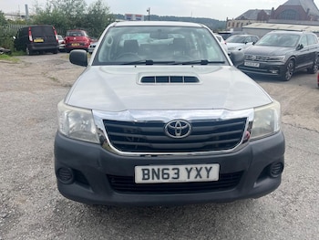 Used Toyota Hilux 2013 for sale - 75600896: Photo