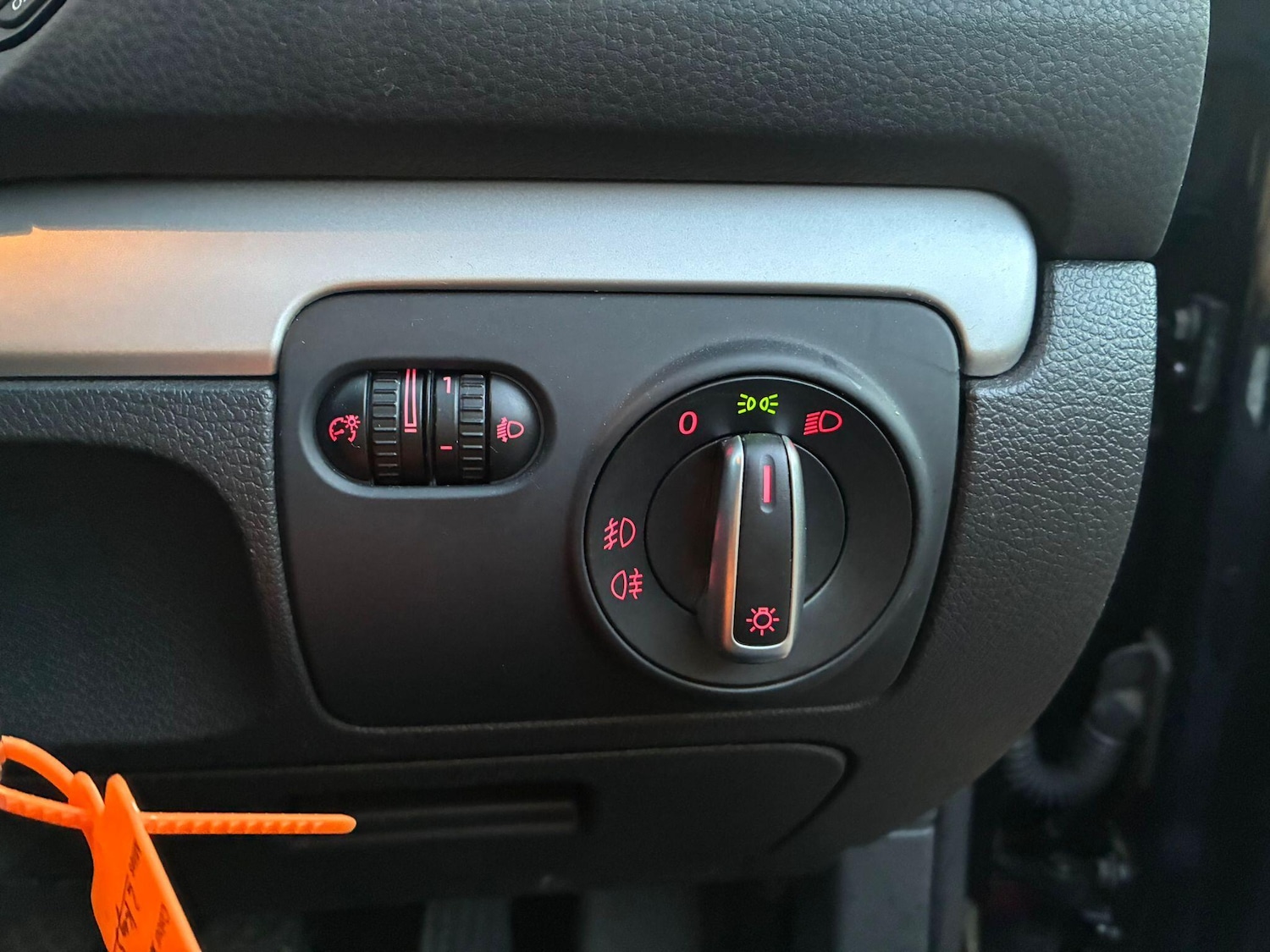 Used Volkswagen Golf 2010 for sale - 77957641: Photo 33