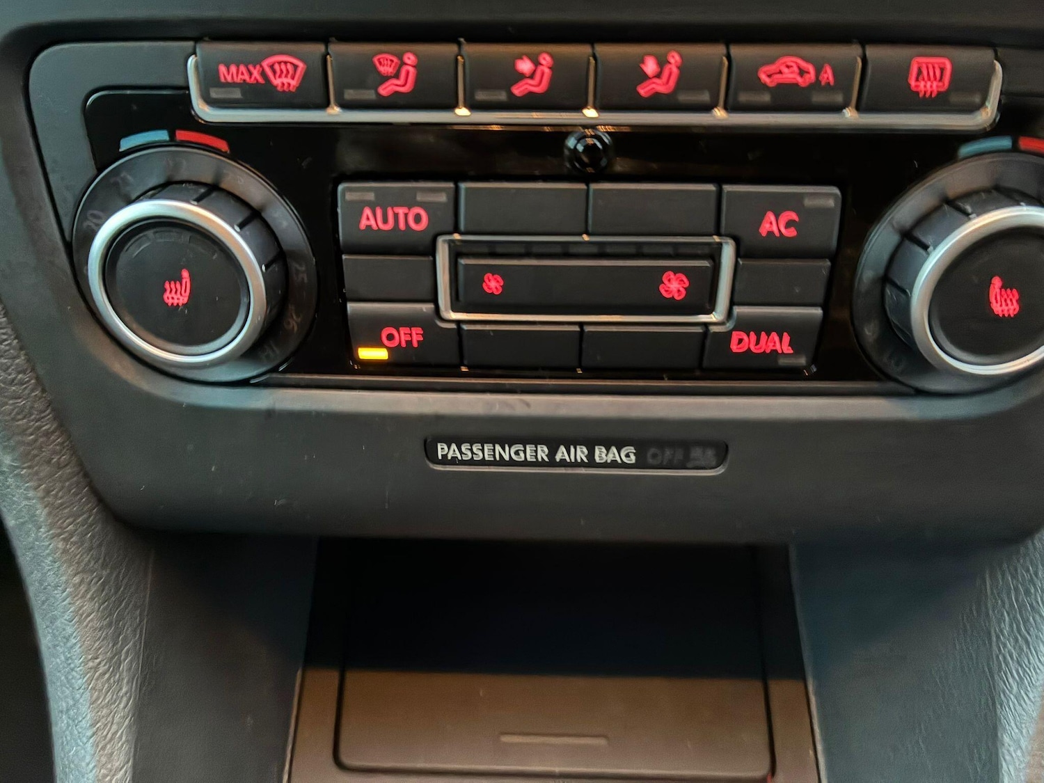 Used Volkswagen Golf 2010 for sale - 77957641: Photo 37