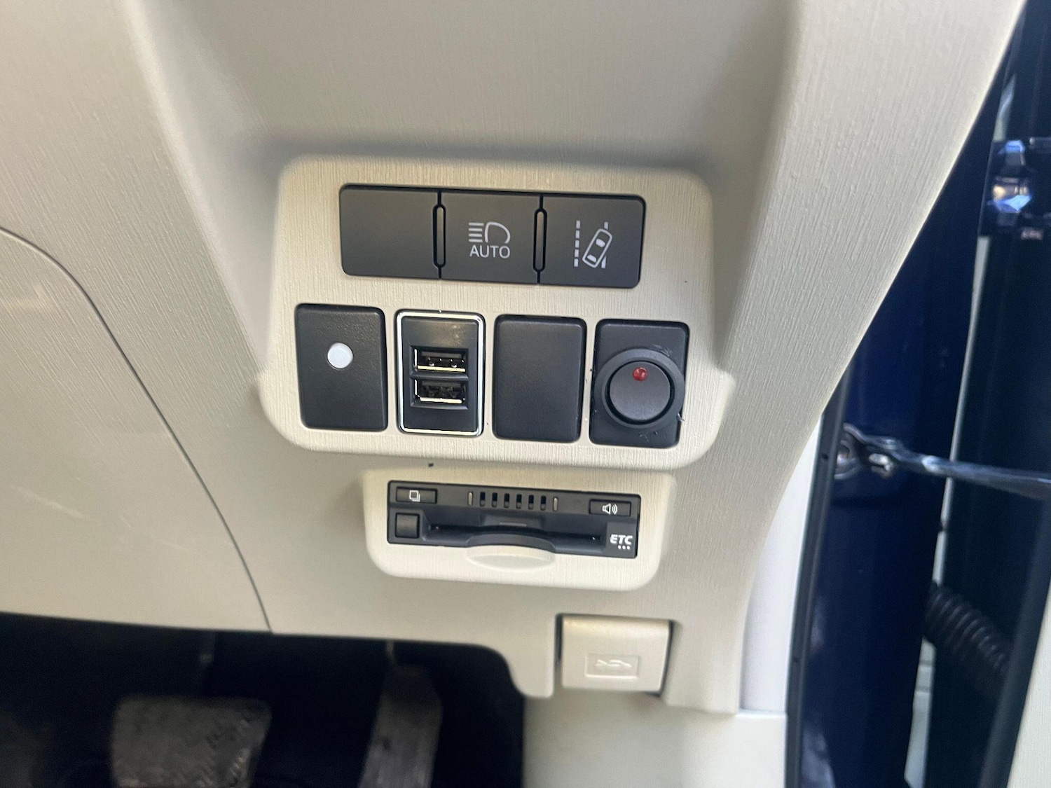 Used Toyota Prius 2024 for sale - 77162969: Photo 36