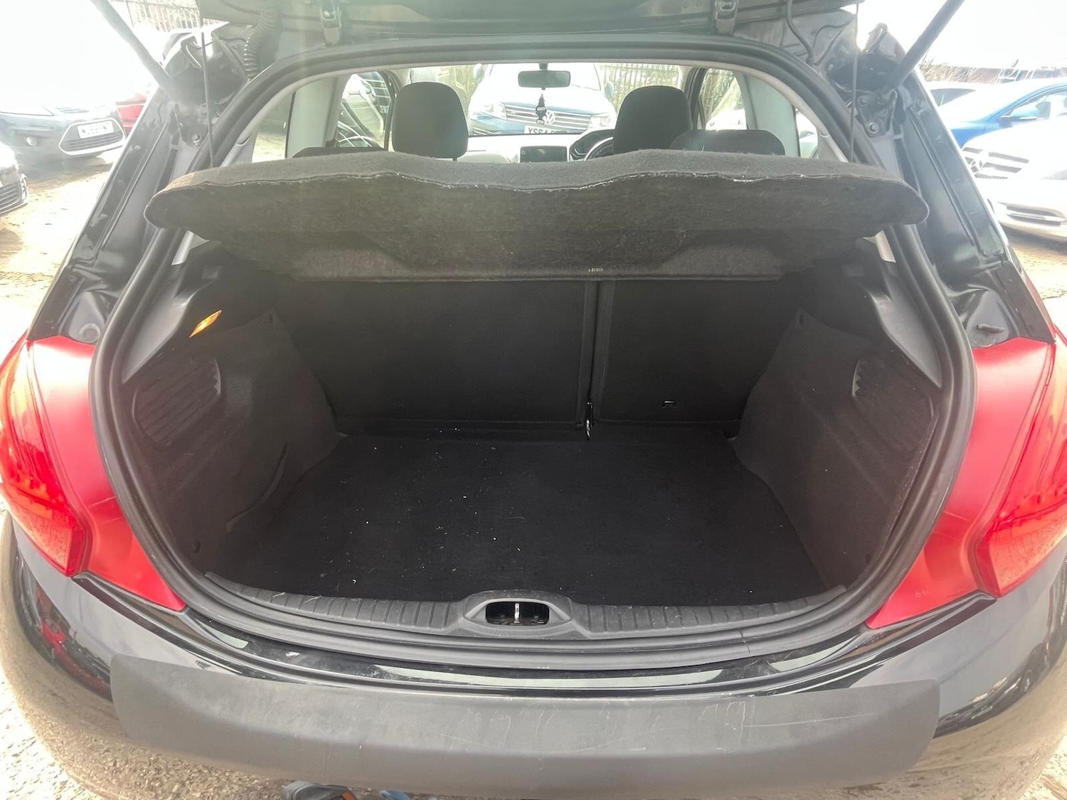 Used Peugeot 208 2012 for sale - 77994216: Photo 11