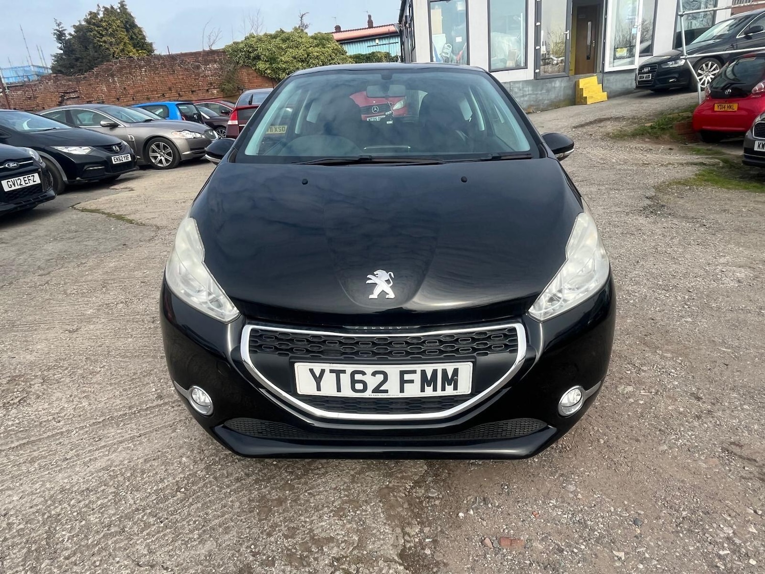 Used Peugeot 208 2012 for sale - 77994216: Photo 2