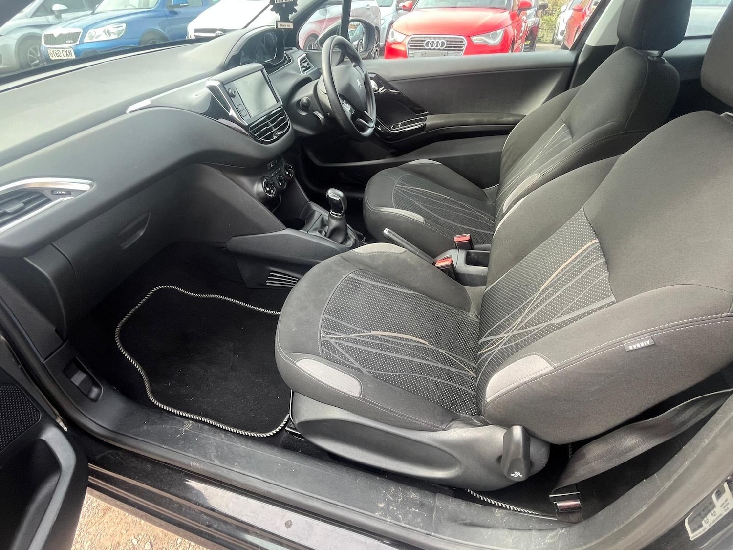 Used Peugeot 208 2012 for sale - 77994216: Photo 9