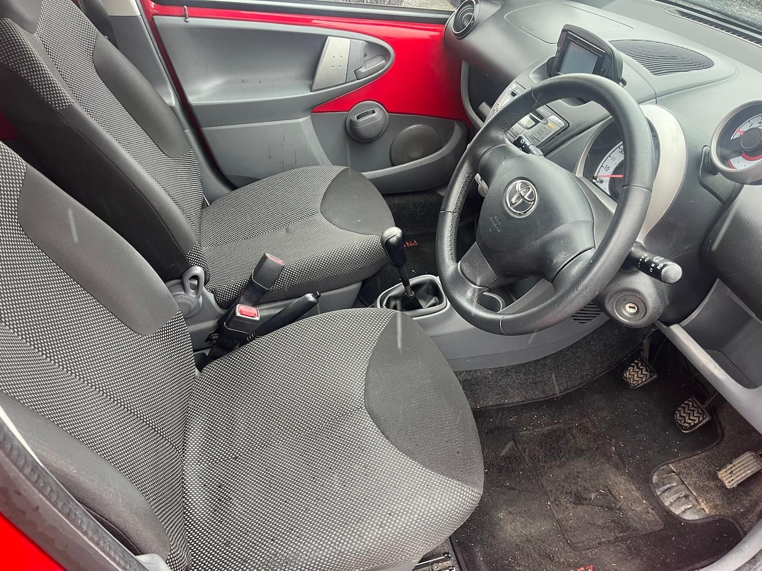 Used Toyota AYGO 2011 for sale - 77908925: Photo 12