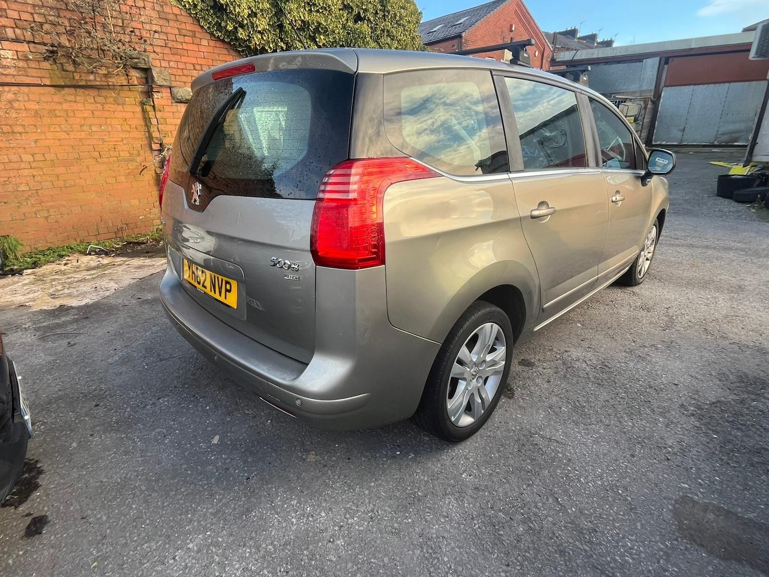 Used Peugeot 5008 2013 for sale - 77237630: Photo 4