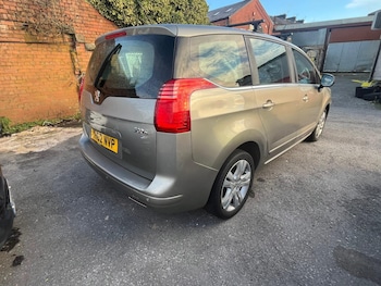 Used Peugeot 5008 2013 for sale - 77237630: Photo