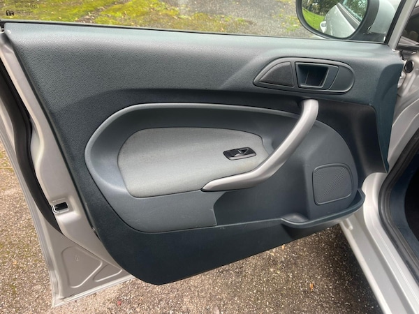 Used Ford Fiesta 2010 for sale - 76175068: Photo 11