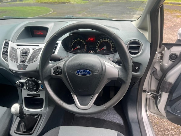 Used Ford Fiesta 2010 for sale - 76175068: Photo 28
