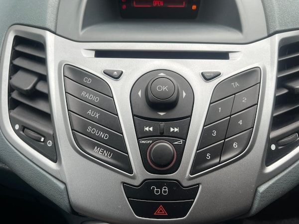 Used Ford Fiesta 2010 for sale - 76175068: Photo 39