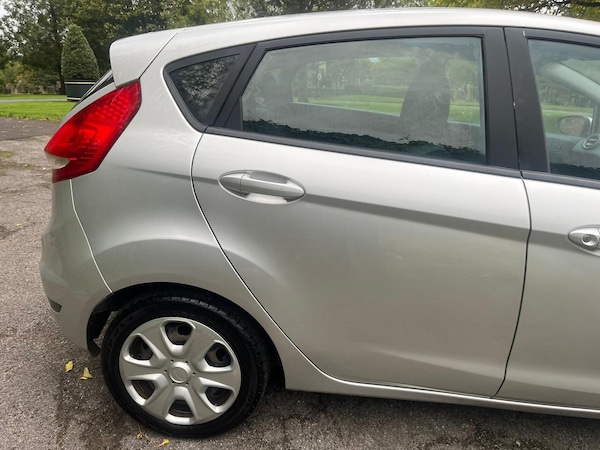 Used Ford Fiesta 2010 for sale - 76175068: Photo 74