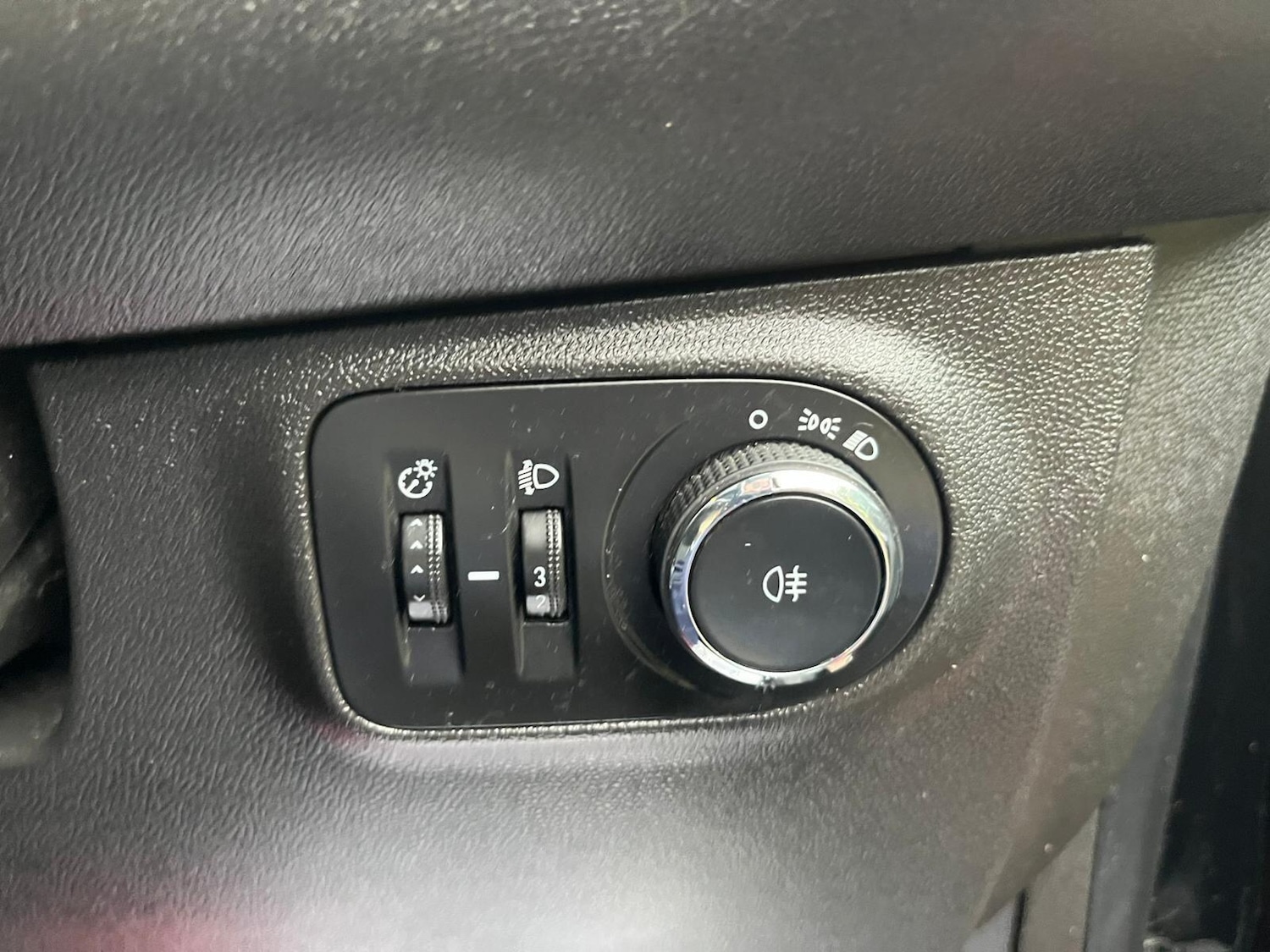 Used Vauxhall ADAM 2017 for sale - 77455325: Photo 30