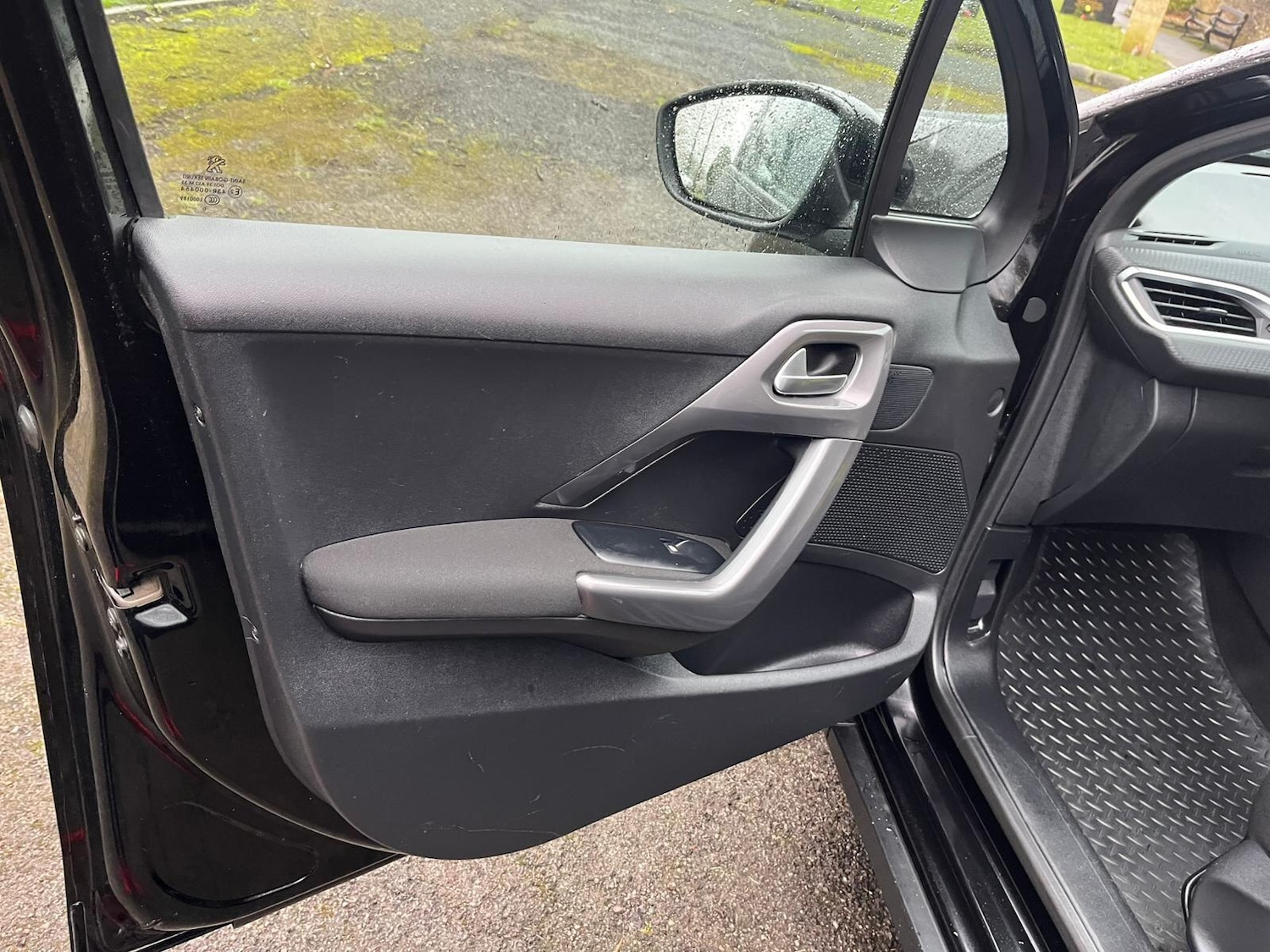 Used Peugeot 2008 2017 for sale - 77456055: Photo 11