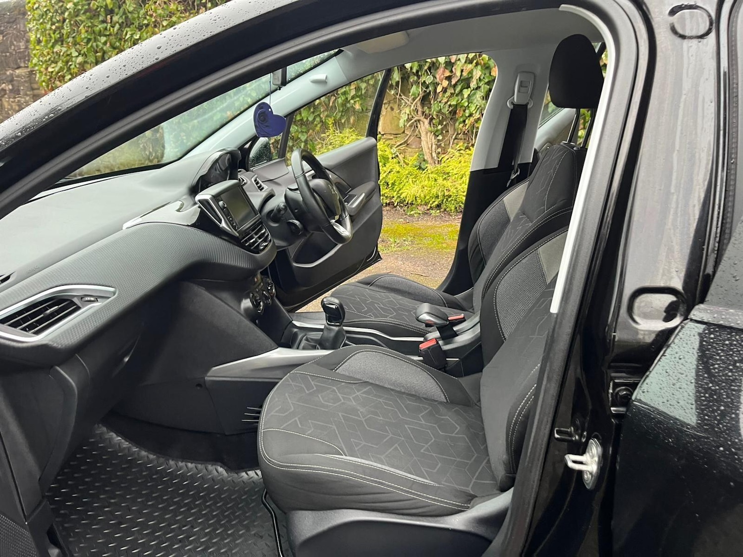 Used Peugeot 2008 2017 for sale - 77456055: Photo 13