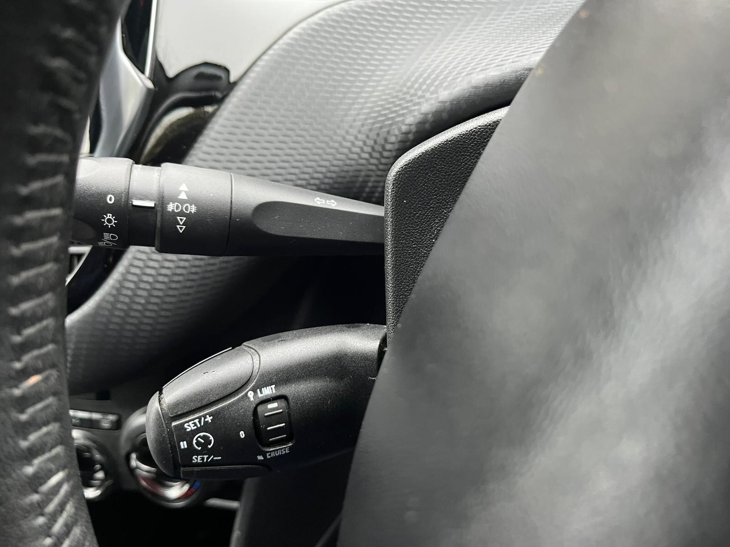 Used Peugeot 2008 2017 for sale - 77456055: Photo 28