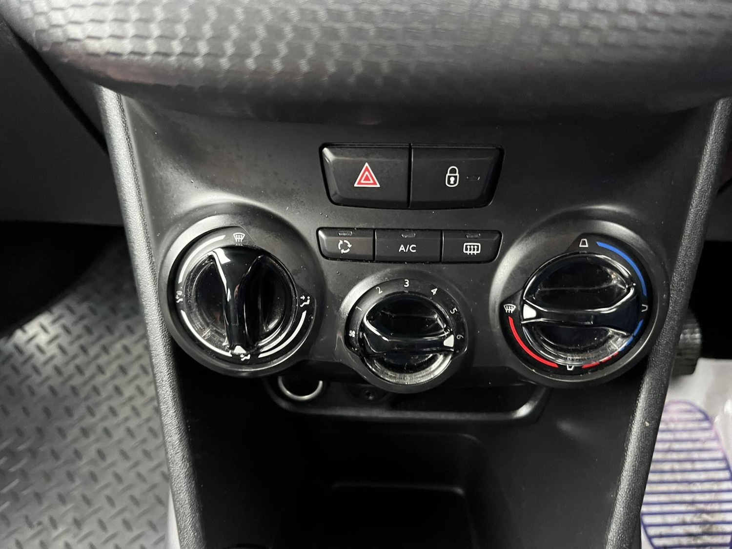 Used Peugeot 2008 2017 for sale - 77456055: Photo 41