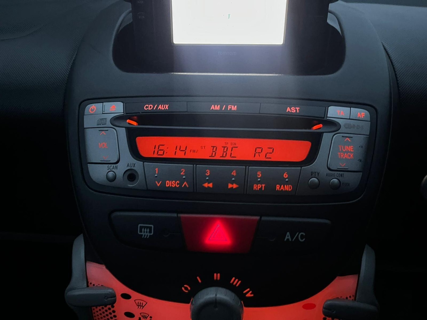 Used Toyota AYGO 2014 for sale - 76772172: Photo 31