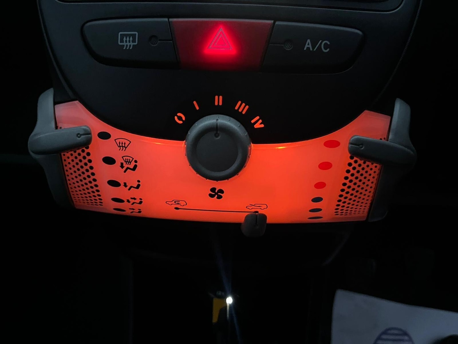 Used Toyota AYGO 2014 for sale - 76772172: Photo 32