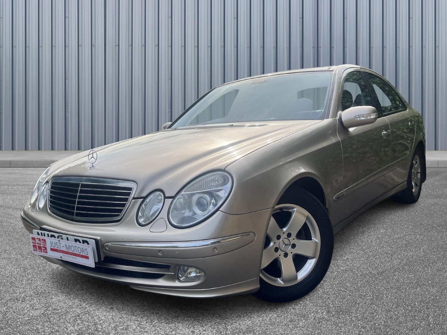 Used Mercedes-Benz E Class 2003 for sale - 76239501: Photo 3