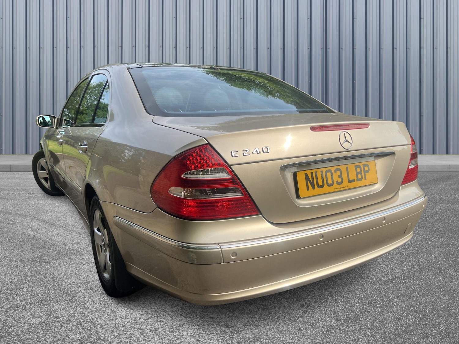 Used Mercedes-Benz E Class 2003 for sale - 76239501: Photo 4