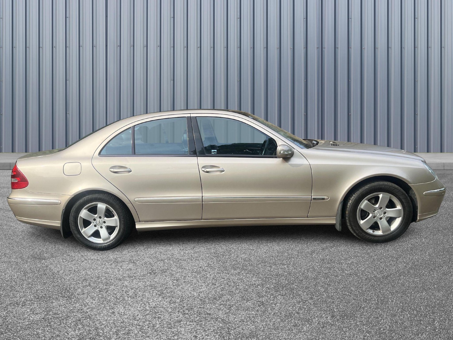 Used Mercedes-Benz E Class 2003 for sale - 76239501: Photo 7