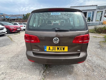 Used Volkswagen Touran 2011 for sale - 79132052: Photo