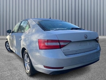 Used Skoda Superb 2018 for sale - 77162759: Photo