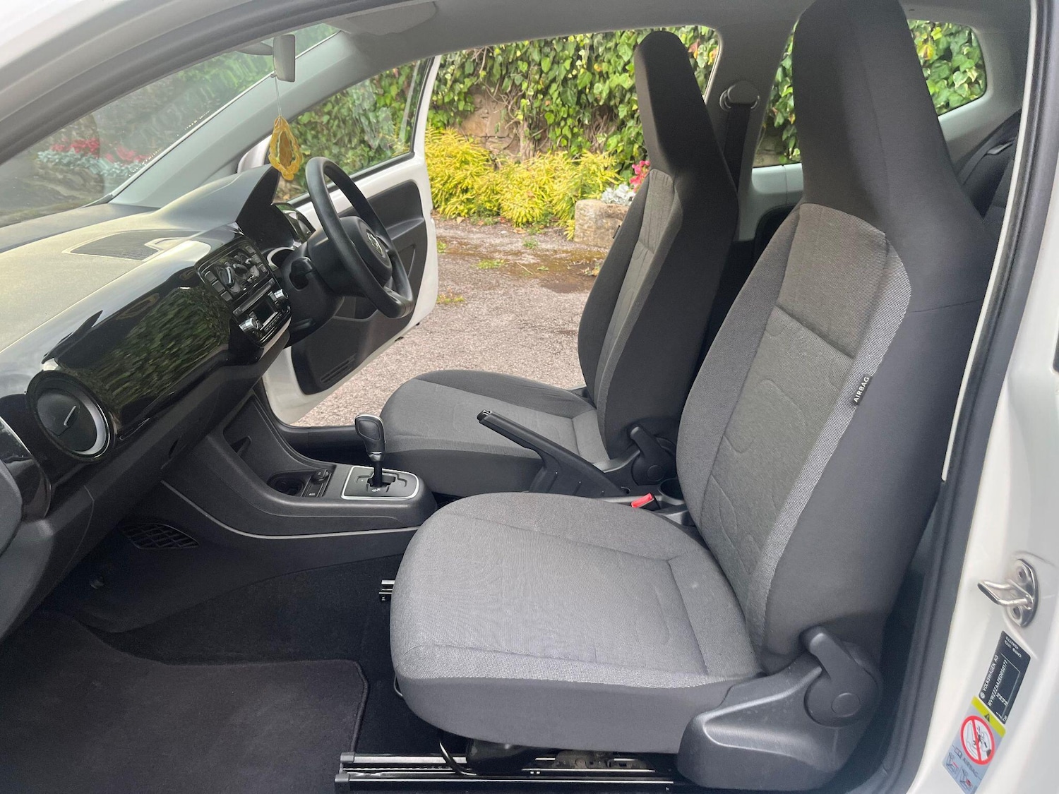 Used Volkswagen up! for sale - 76440324: Photo 13