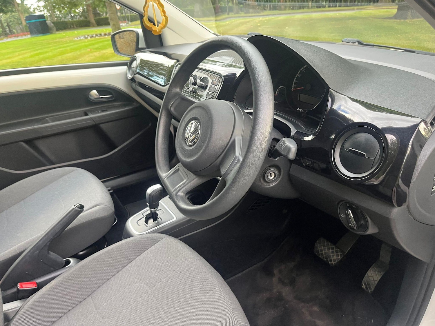 Used Volkswagen up! for sale - 76440324: Photo 21