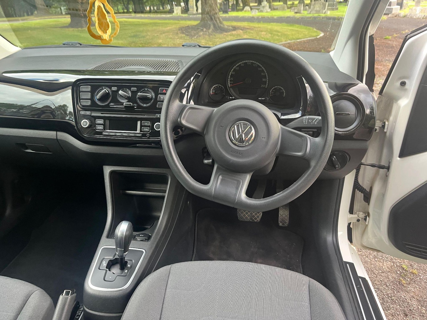 Used Volkswagen up! for sale - 76440324: Photo 24