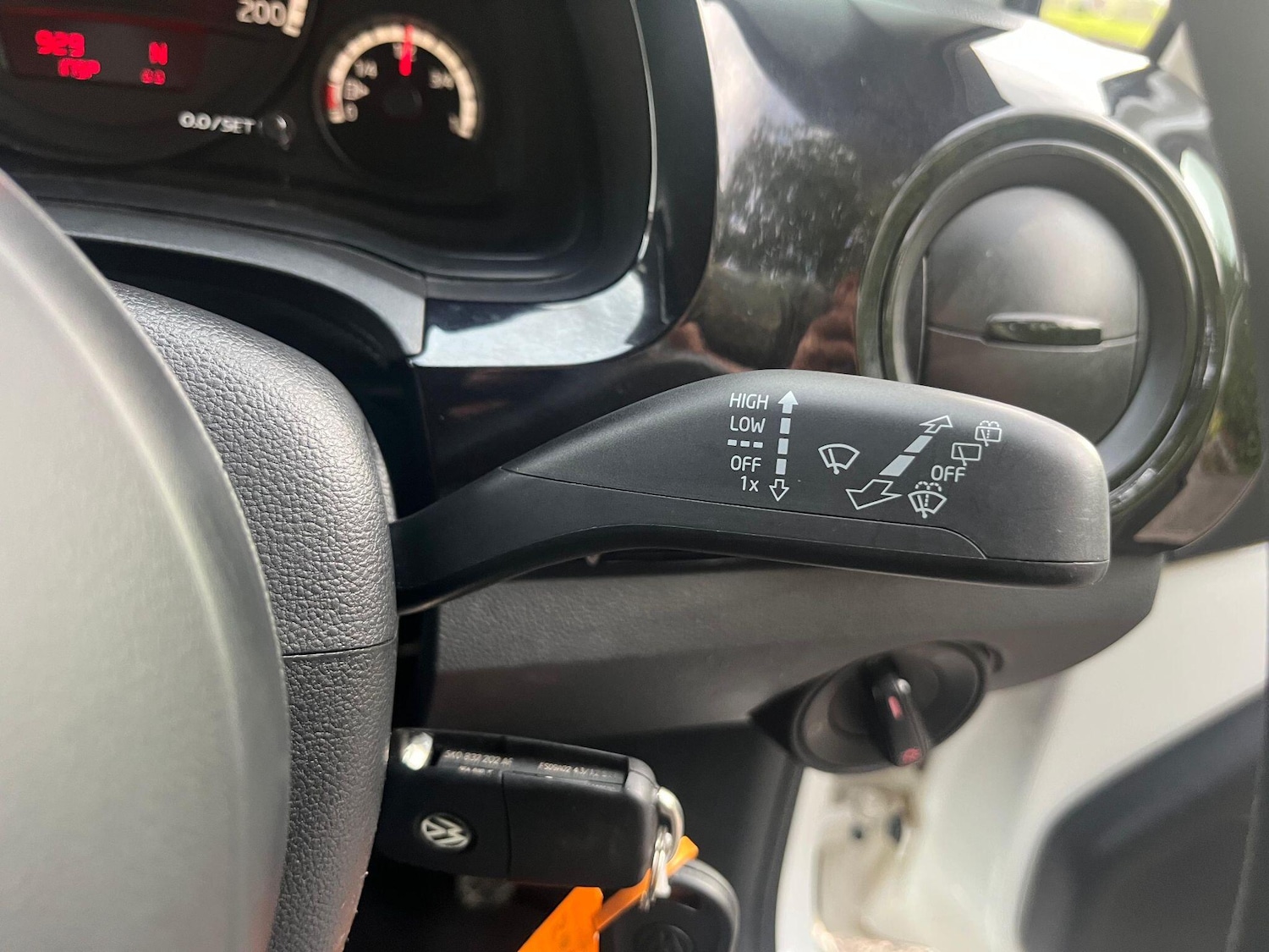 Used Volkswagen up! for sale - 76440324: Photo 27