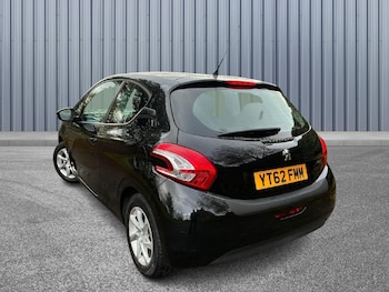 Used Peugeot 208 2012 for sale - 78348420: Photo