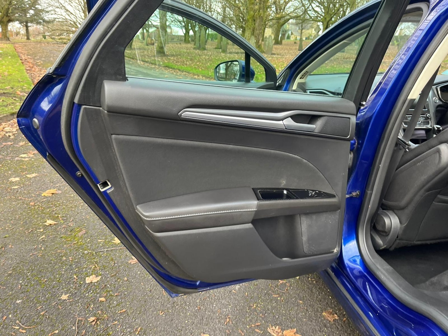 Used Ford Mondeo 2015 for sale - 76700730: Photo 38