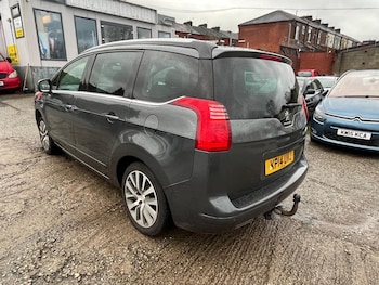 Used Peugeot 5008 2014 for sale - 76887430: Photo