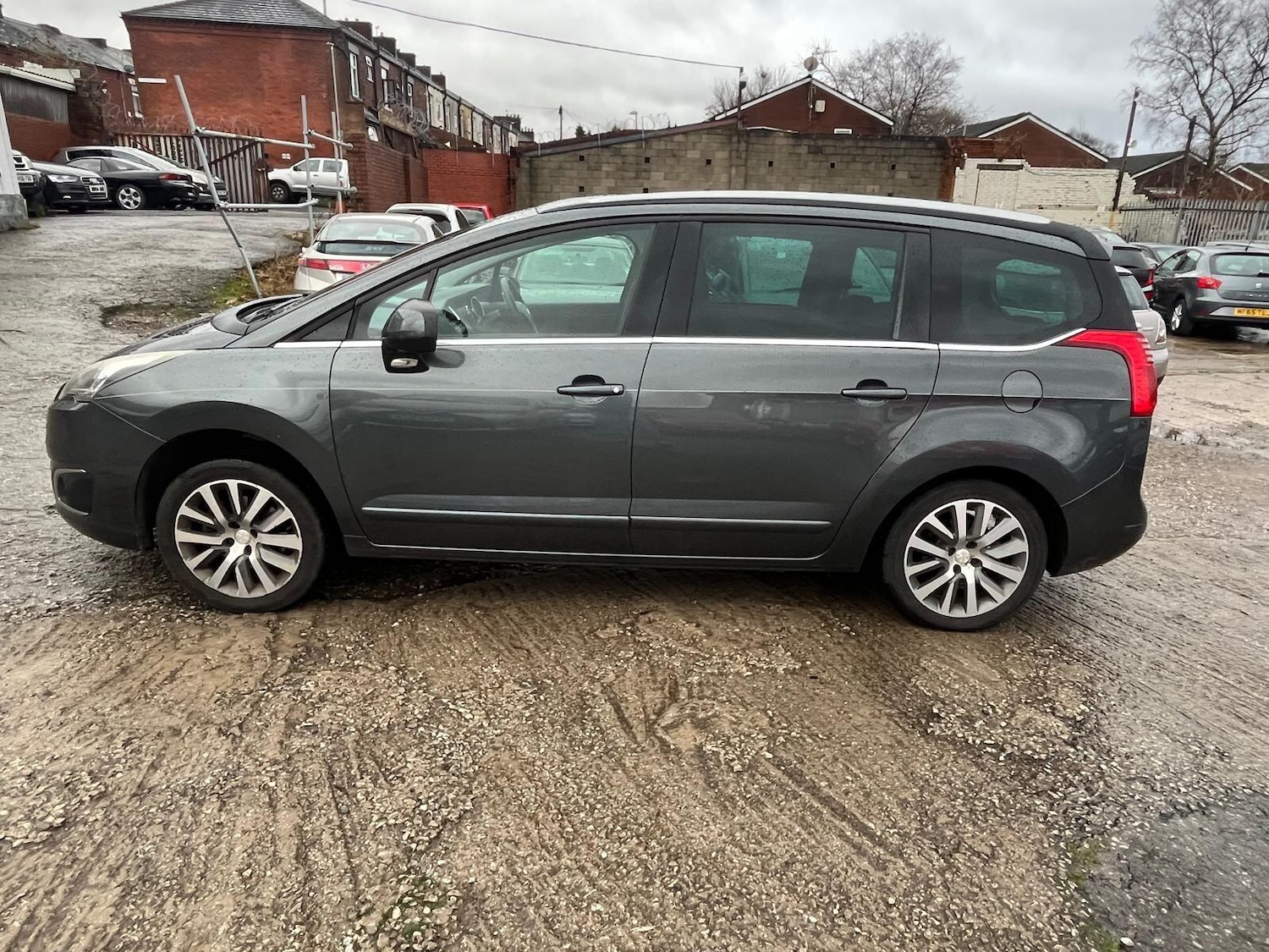 Used Peugeot 5008 2014 for sale - 76887430: Photo 8