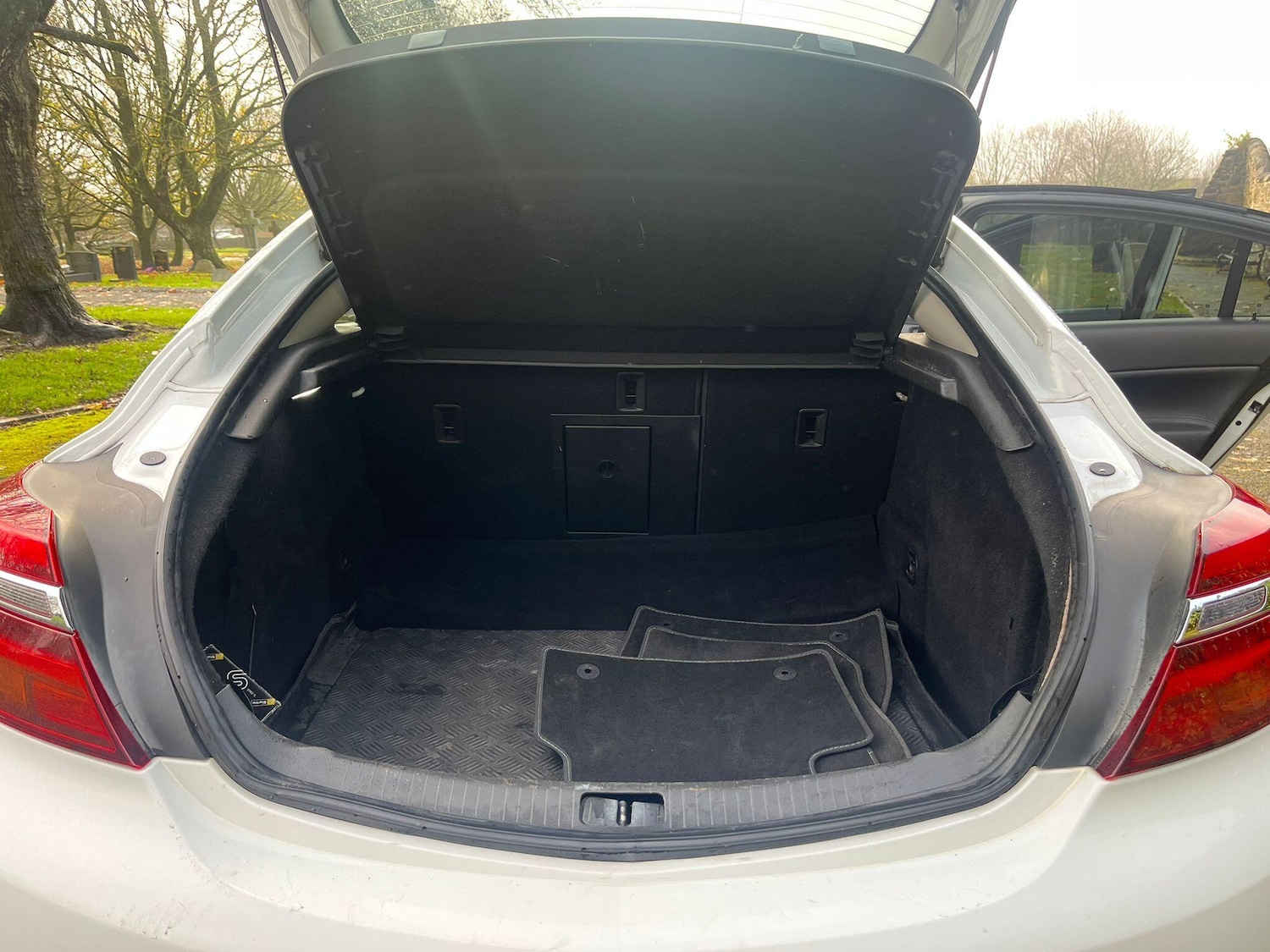 Used Vauxhall Insignia 2015 for sale - 76990663: Photo 19