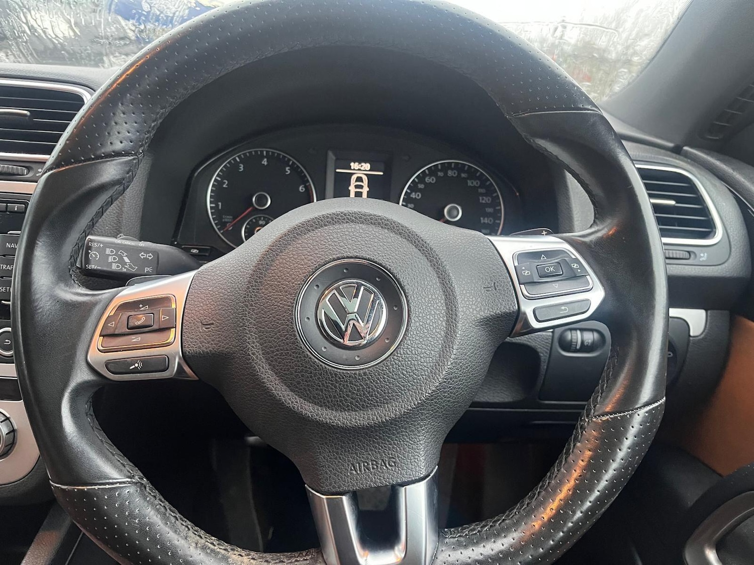 Used Volkswagen Scirocco 2013 for sale - 77853979: Photo 9