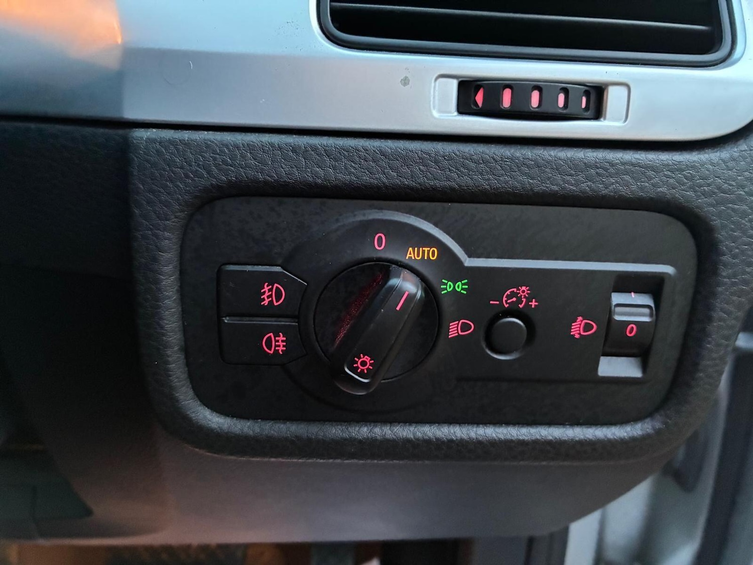 Used Volkswagen Touareg 2013 for sale - 77705604: Photo 36