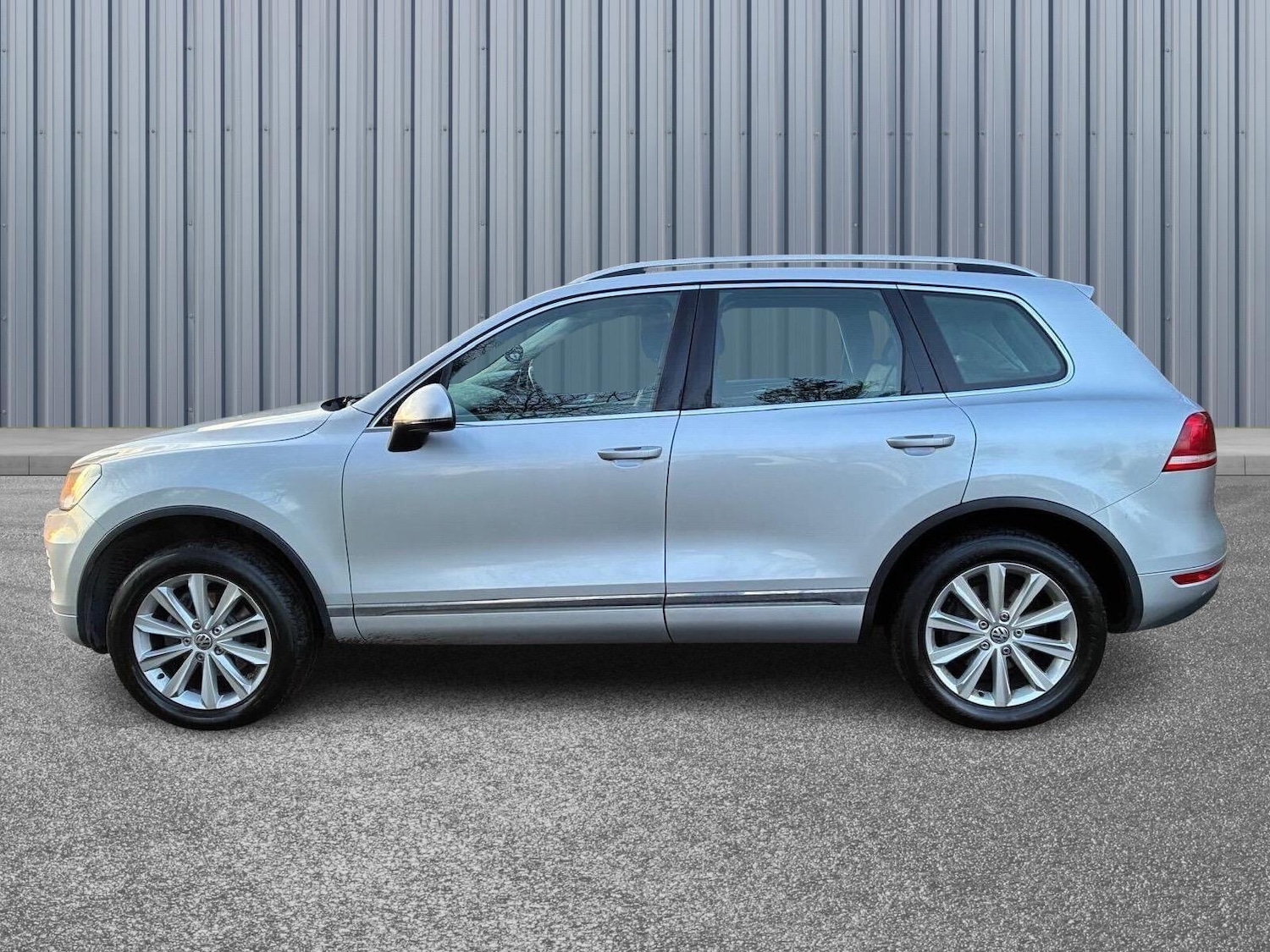 Used Volkswagen Touareg 2013 for sale - 77705604: Photo 8