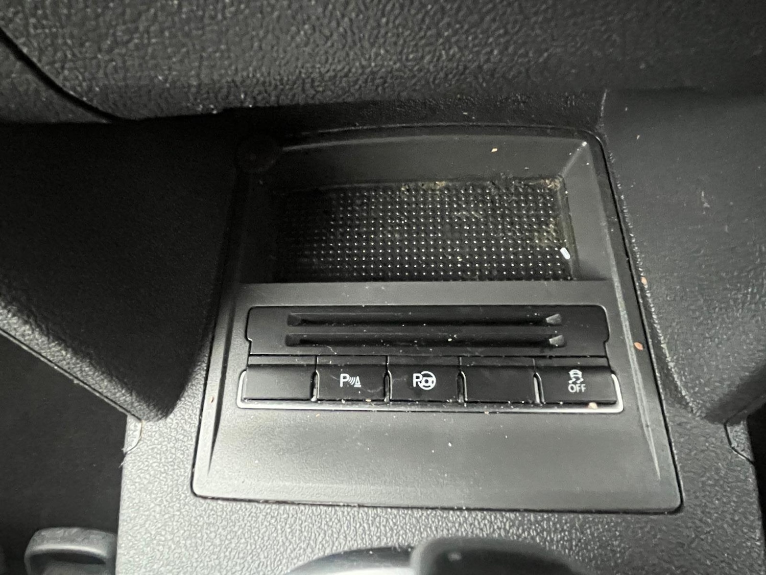 Used Volkswagen Touran 2012 for sale - 76752450: Photo 18