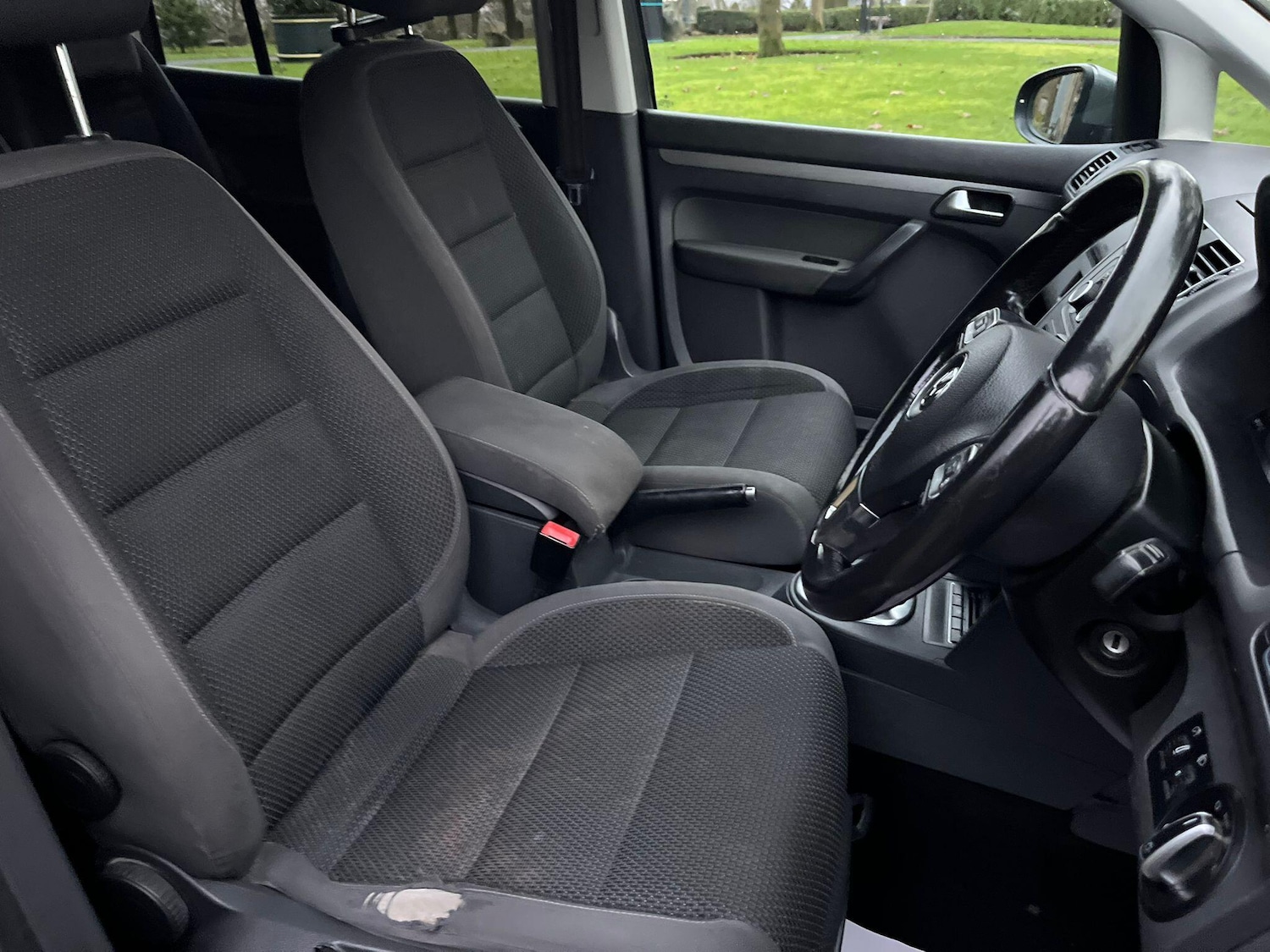 Used Volkswagen Touran 2012 for sale - 76752450: Photo 26