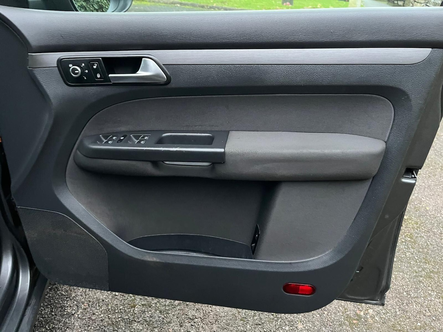 Used Volkswagen Touran 2012 for sale - 76752450: Photo 29