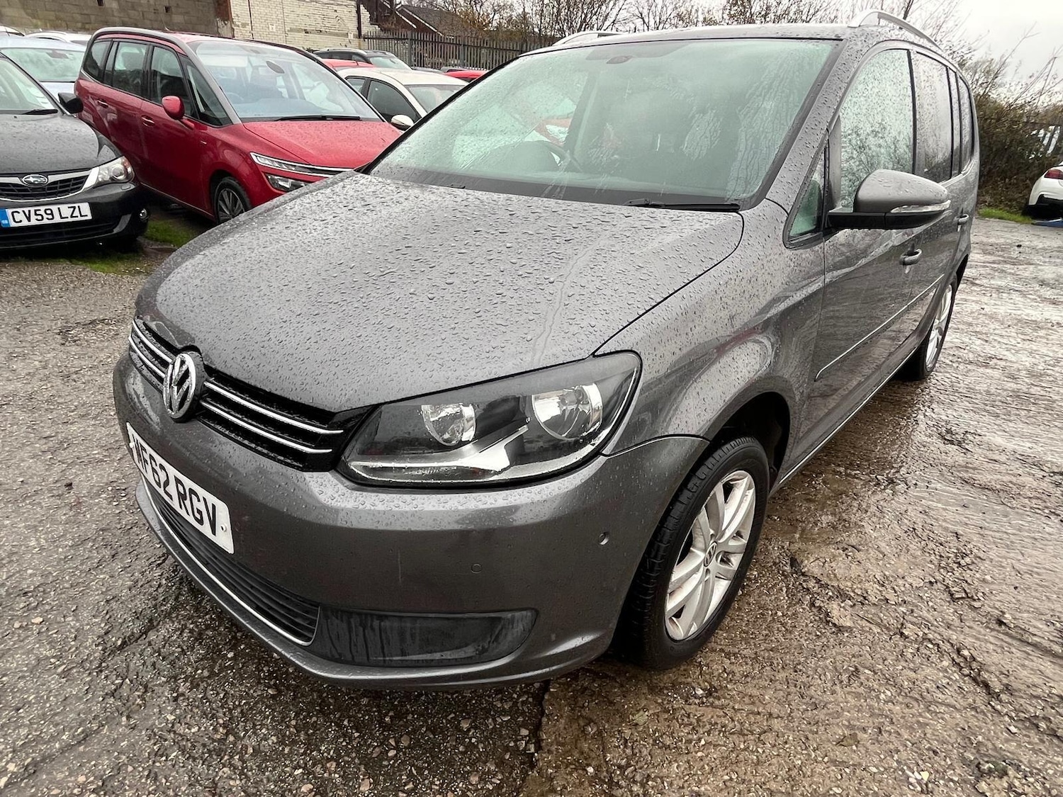 Used Volkswagen Touran 2012 for sale - 76752450: Photo 3