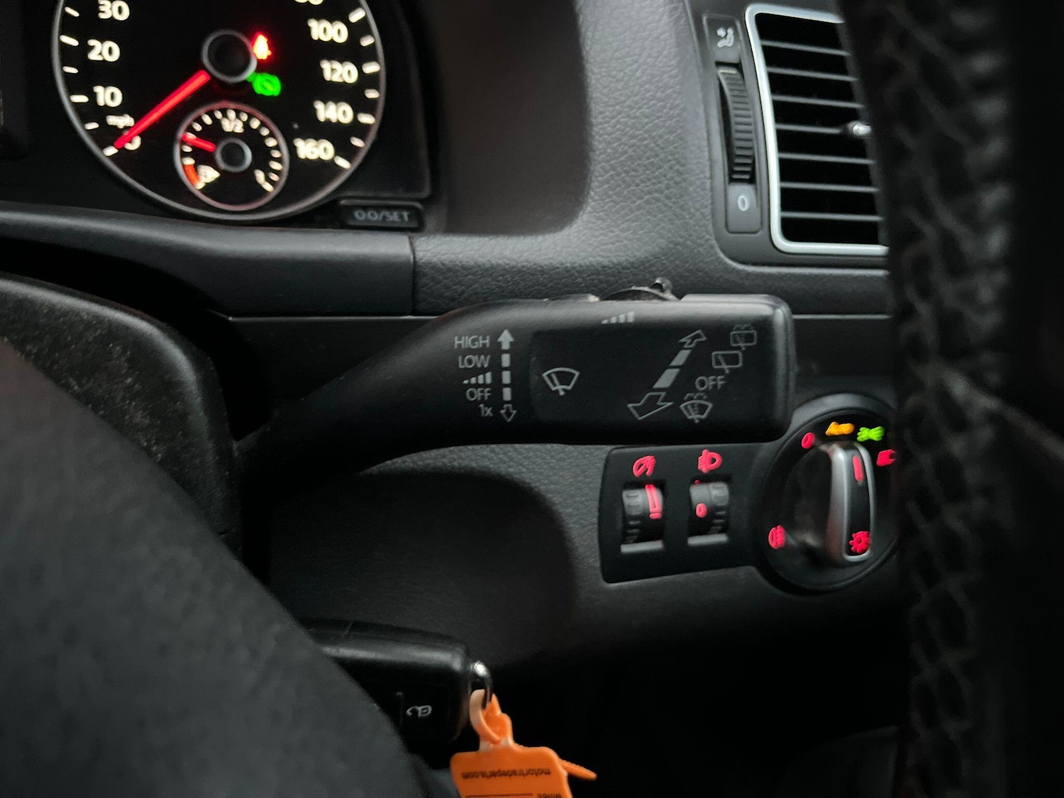 Used Volkswagen Touran 2012 for sale - 76752450: Photo 38