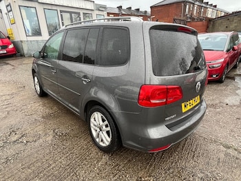 Used Volkswagen Touran 2012 for sale - 76752450: Photo